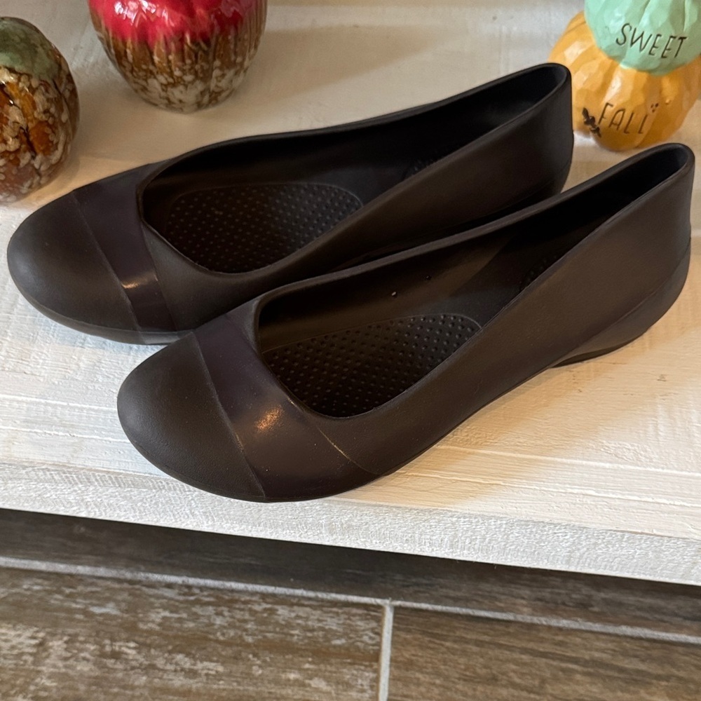 CROCS Women's Chocolate Brown Loafers *New
